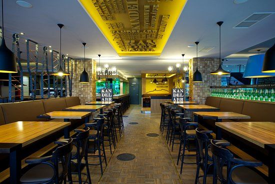 Vysehradsky Restaurant Kandelabr